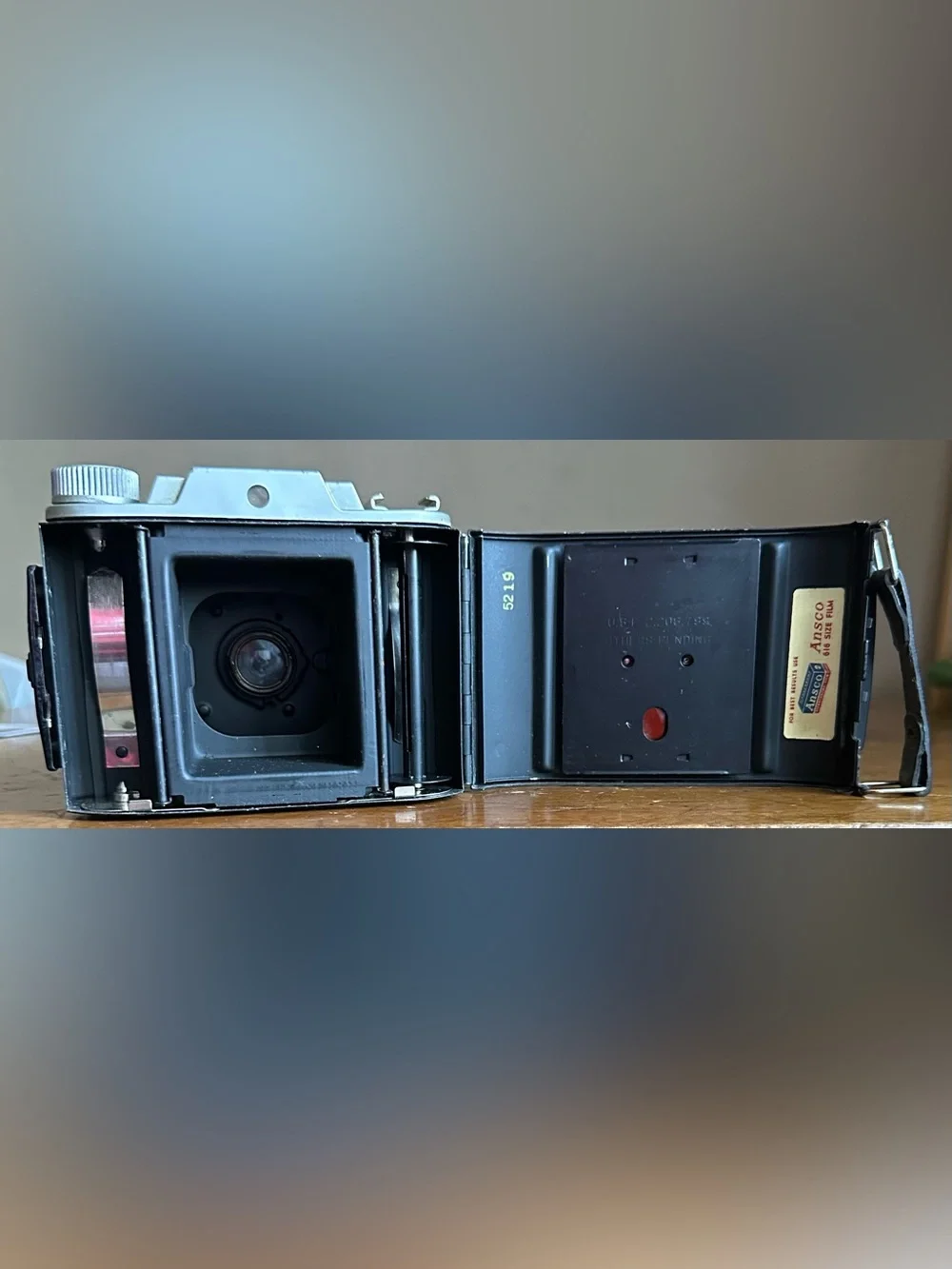 Flash Clipper Vintage Camera in Black with Brown Case